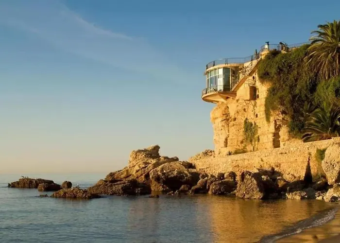 Beautiful Apartment In Acapulco Playa, Nerja