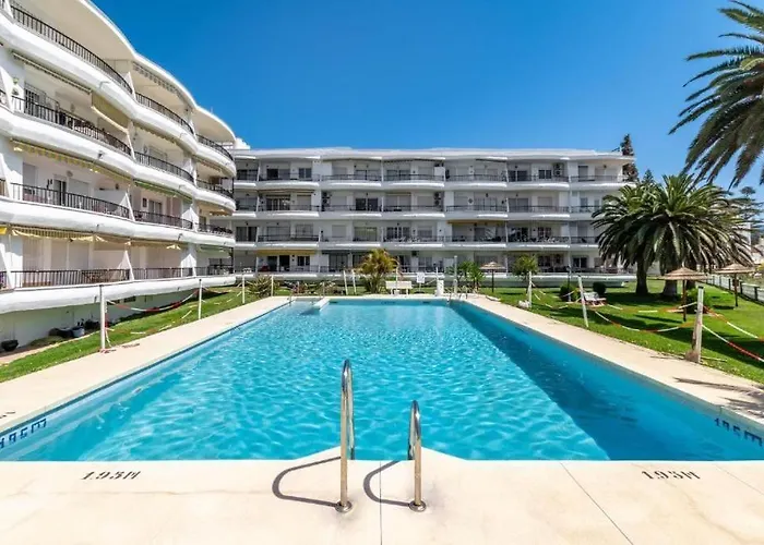 Beautiful Apartment In Acapulco Playa, Nerja